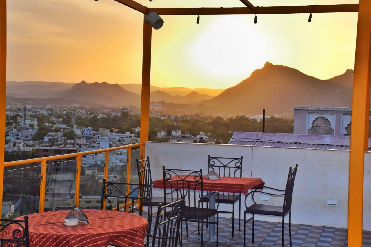 Hotel Kurabar Kothi Udaipur Exterior foto